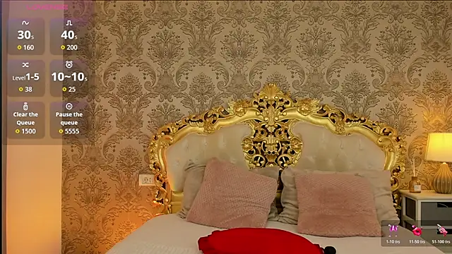 JulieVelvet webcam