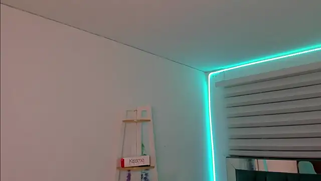 Sara_Red_X webcam