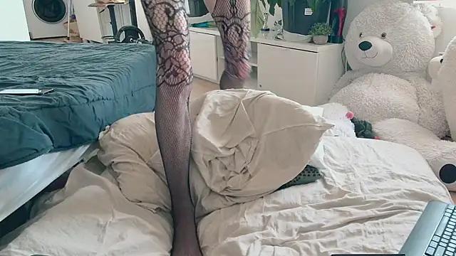 CeriseLapine webcam