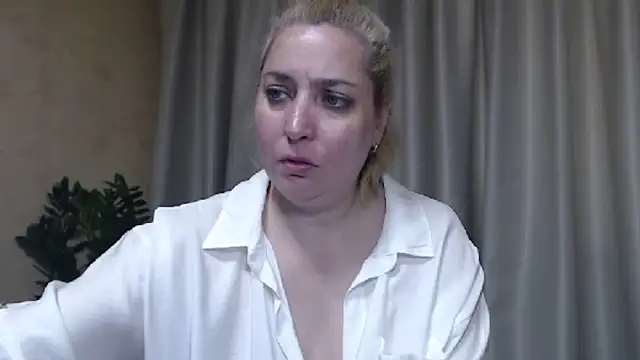 sweetpussy13 webcam
