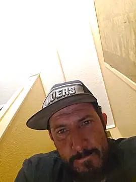 UncutHammer69 webcam