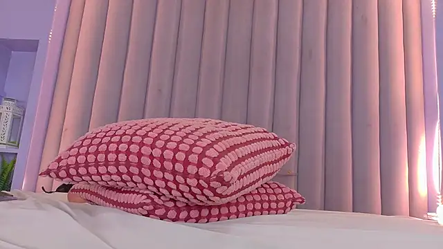 Meganlove__ webcam