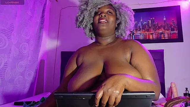 ebony_NeighborMoans webcam