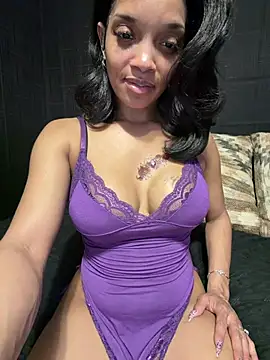 Rakiyahcharms webcam