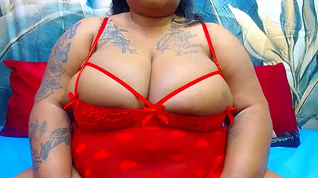 Ebonyhotass26 webcam