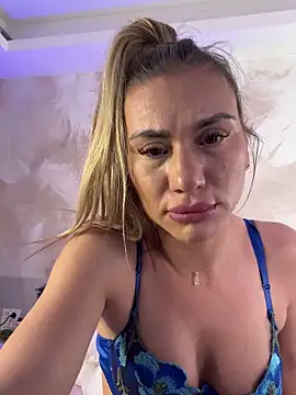 JullyBlair webcam