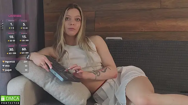 EmilieLong webcam