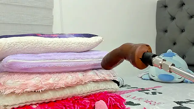 Elizabeth_18_ webcam