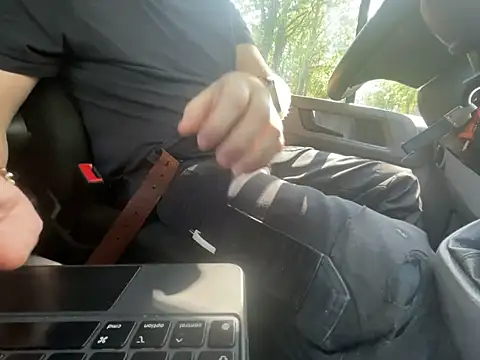 Lovetobenaked4u webcam