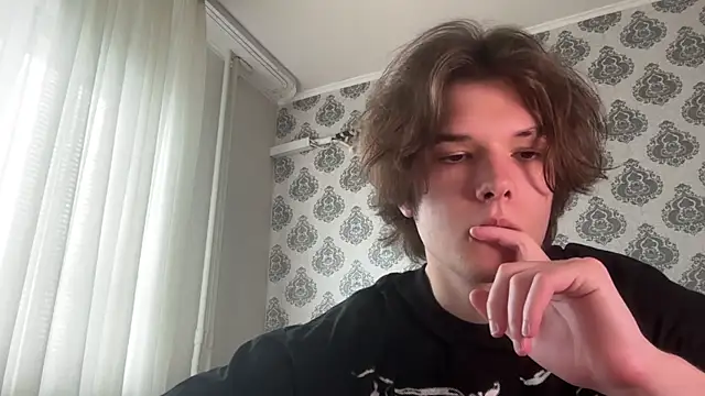 tomasdickpick (M twink) - take off a T-shirt