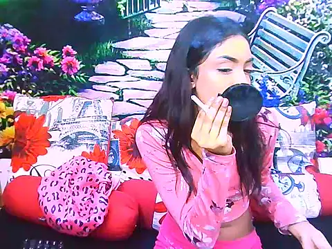 IndianPretty14u2Luv webcam