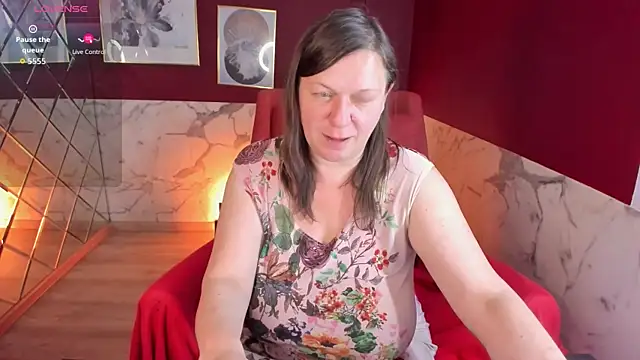 KellyPerfection webcam