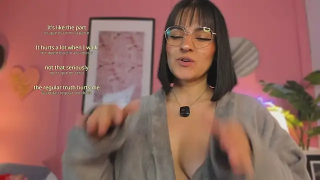 soysaraa - SoySaraa's free webcam - UK Sex Cams