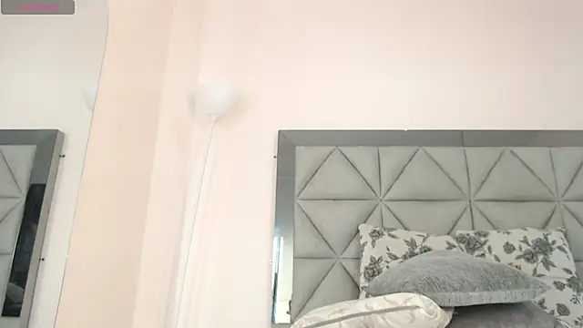 genesis_moretz webcam