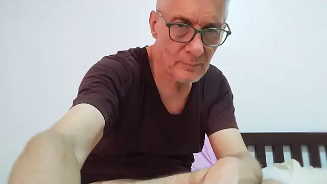 BIGUNCUTHARDCOCK webcam