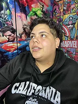 Hailey_Curvy webcam