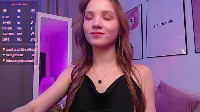 Adria_Arjona webcam