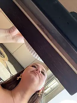 KiraSunshine webcam