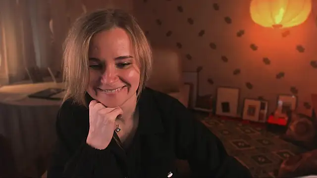 MiaSparkes webcam