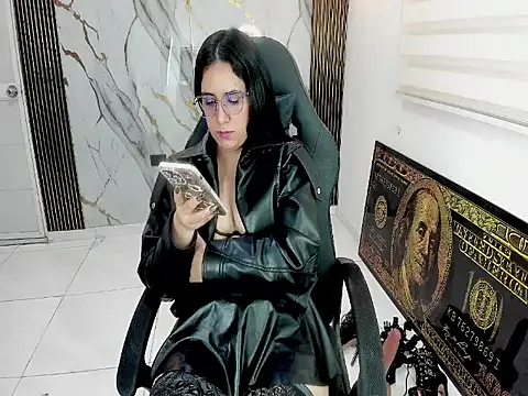 queen_findom1 webcam