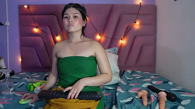 naughtyyindiann webcam