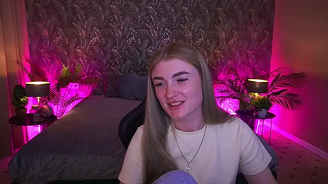 Lolly_Rosee webcam