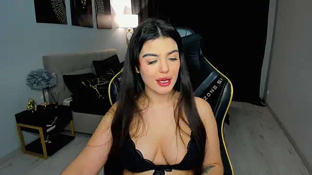 AlluringAriel webcam