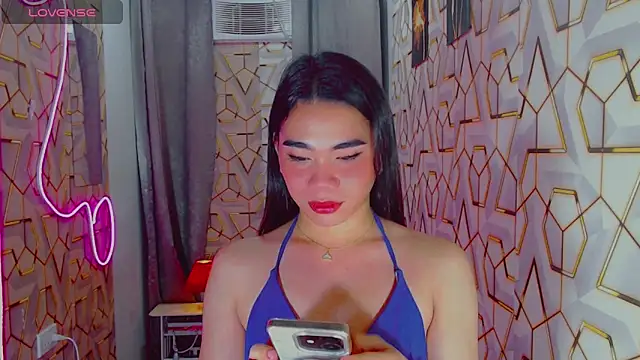 DreamGirlMia webcam