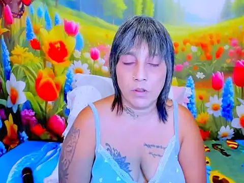 indianroxy webcam