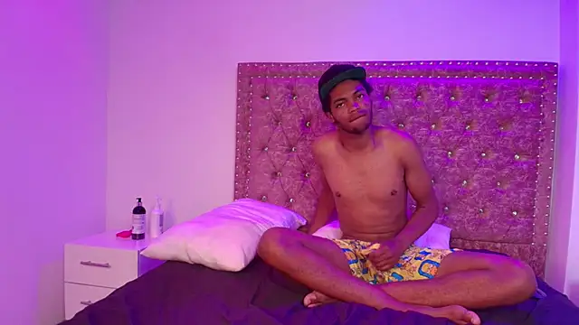 Cristal_and_luke webcam