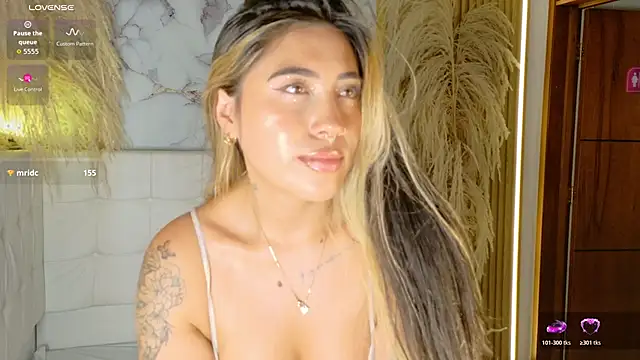 ManuelaVeeleez webcam