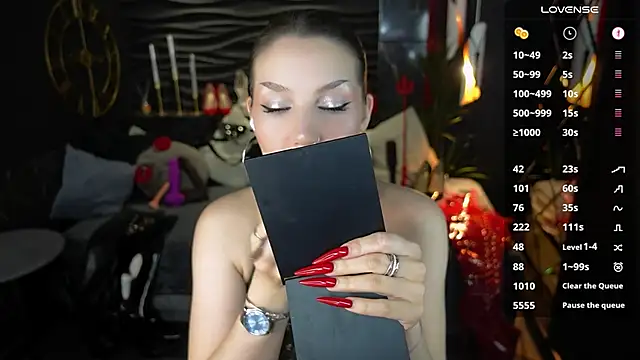 MistressDarsy webcam
