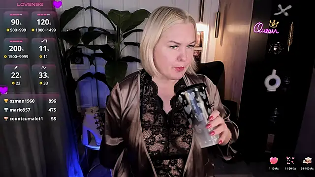 YolandaKiss webcam