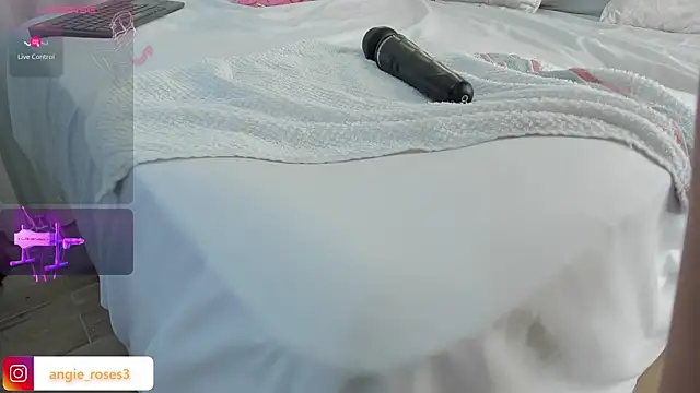 angiee_roses webcam
