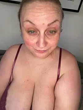 BBW_Nora