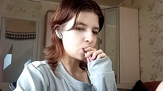 LowkeyIndigo webcam