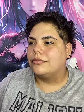 Hailey_Curvy webcam