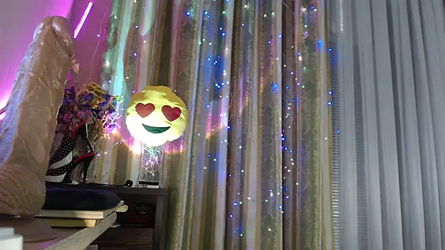 amorelara webcam