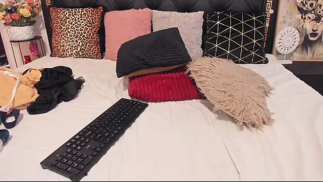 PreciousAillyn webcam
