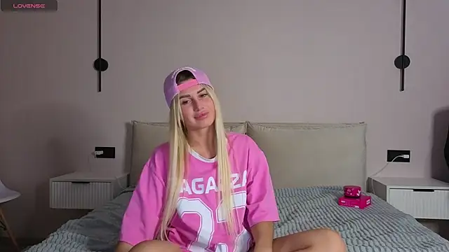 Whiteflower_xo webcam