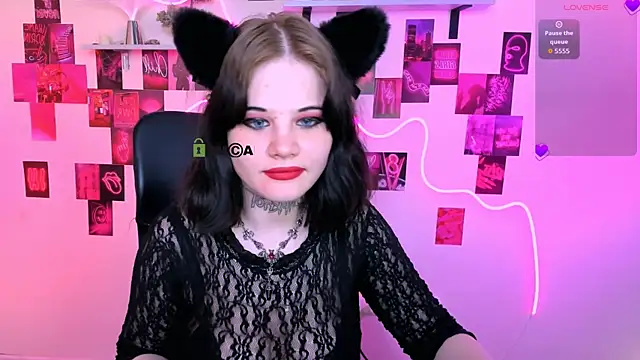 nikki_kiss_ webcam