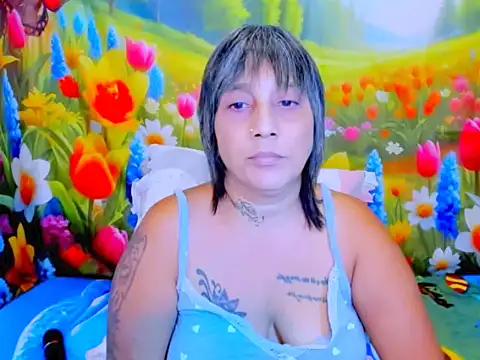 indianroxy webcam