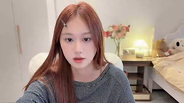 hu-uzzzz - Hu-uzzzZ's free webcam