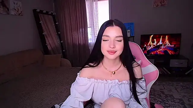 yoursLina webcam