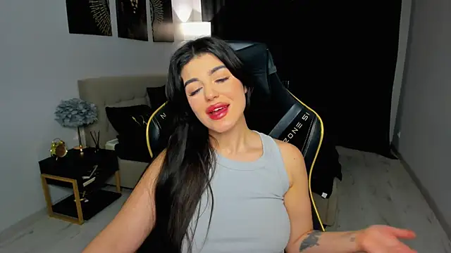 AlluringAriel webcam