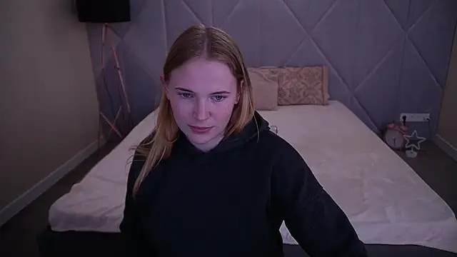NikkyReyyy webcam