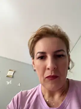 Hot-Milf4U webcam