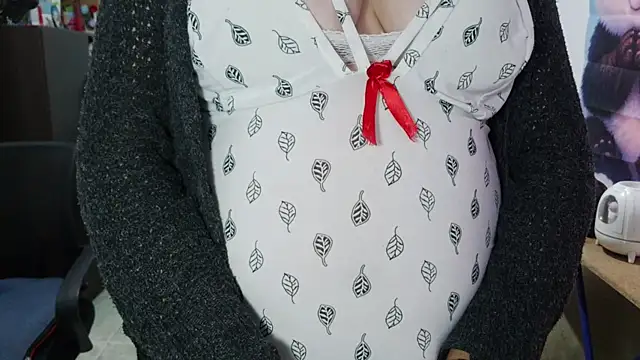 curly_greeneyed webcam