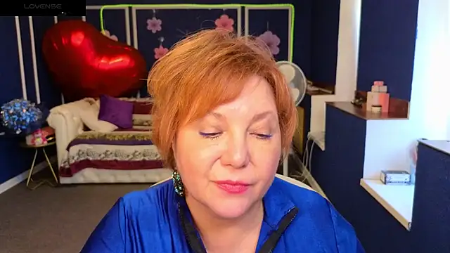 Kira_Kenett webcam