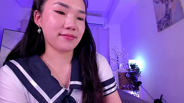 Divine_Madeleine webcam